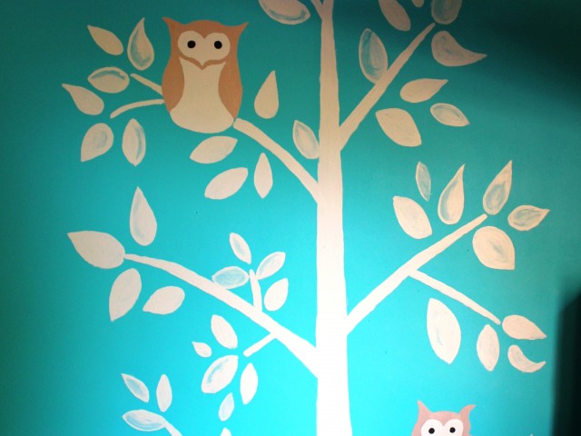 Peinture murale Arbre à Zhiboux dans la chambre de mon Loulou